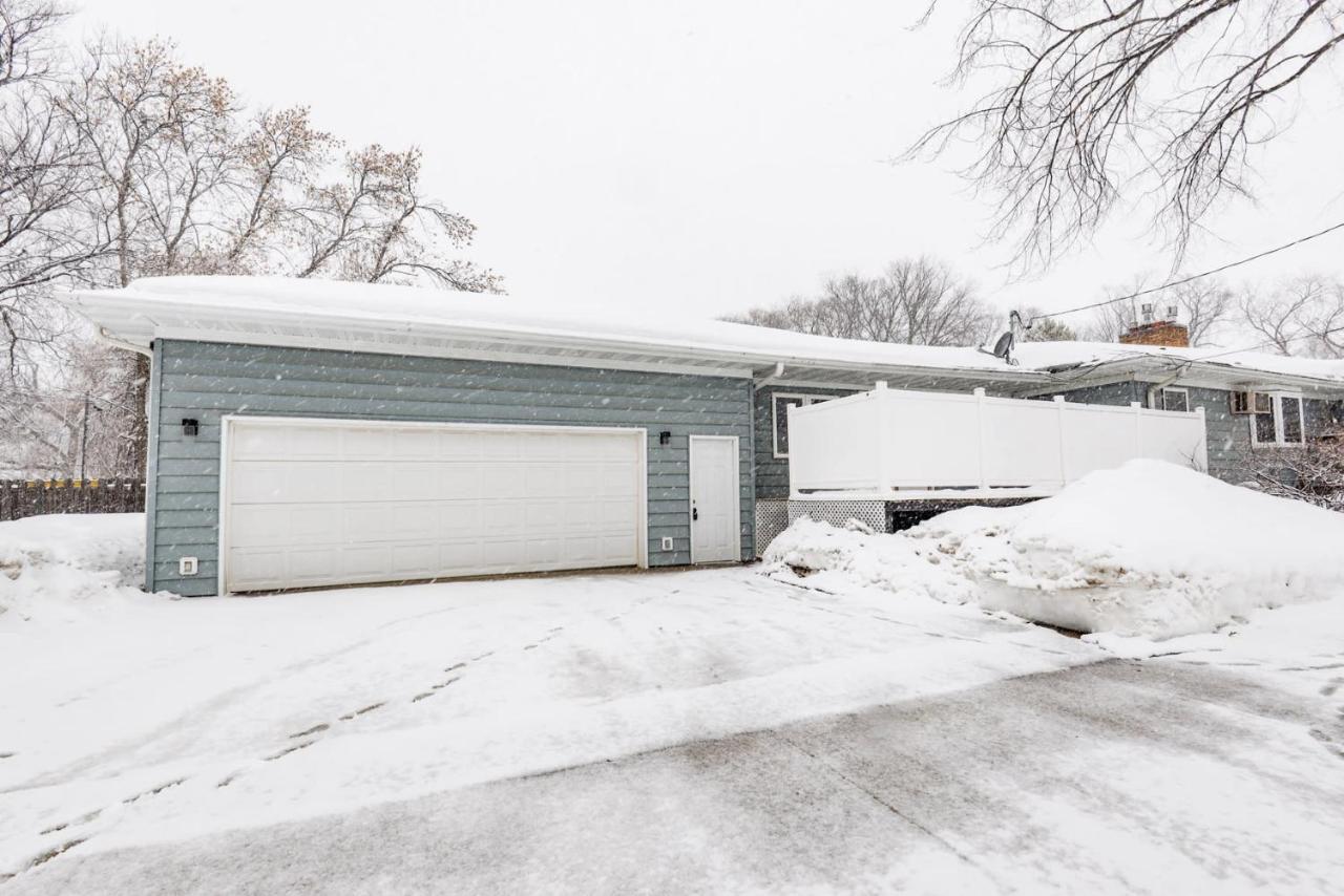 New Remodeled Townhome Close To Downtown Fargo Exterior photo